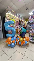 Композиция с цифрой и фигурой